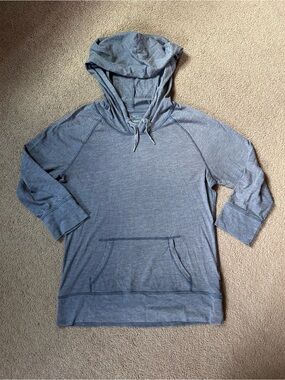 Gray Old Navy Hooded Tshirt Size Medium Long Sleeved